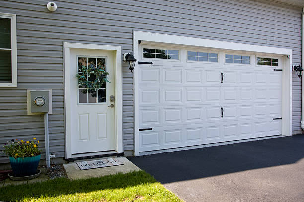 24/7 Emergency Garage Door Panel Replacement experts in Horseshoe Bend, AR